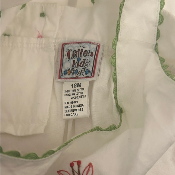 White Embroidered Animal Appliqué Dress with Giraffe-18M - Picture 3 of 3